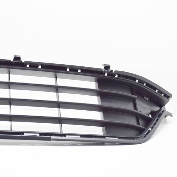 VW GOLF SPORTSVAN AM1 Front Bumper Center Grill 510853677G9B9 NEW GENUINE