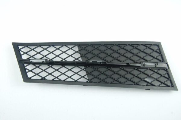 BMW F10 Partially Closed Front Bumper Right Grille 51117200700 - Image 4