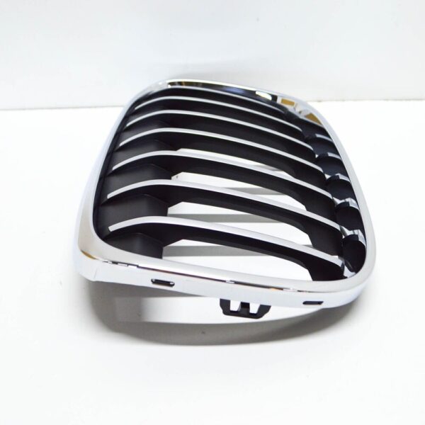 BMW X1 F48 radiator grille left X line 51117383365 2015 new - Image 4