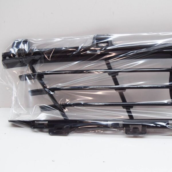 BMW 3 G20 Front Bumper Middle Air Inlet Grille 51117464260 NEW ORIGINAL - Image 5