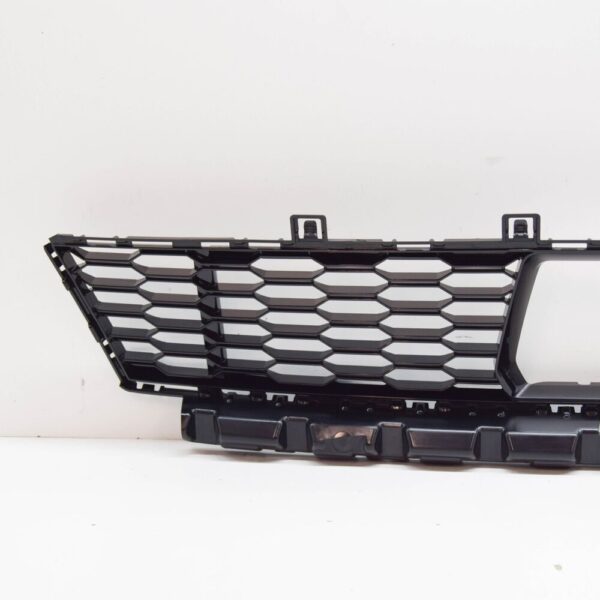 BMW F40 Front Bumper Lower Grille 51118070941 NEW ORIGINAL - Image 5