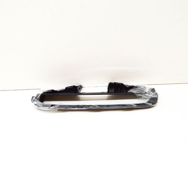 BMW M4 Coupe G22 G82 Front Right Bumper Grille 8077070 51118077070 NEW - Image 4