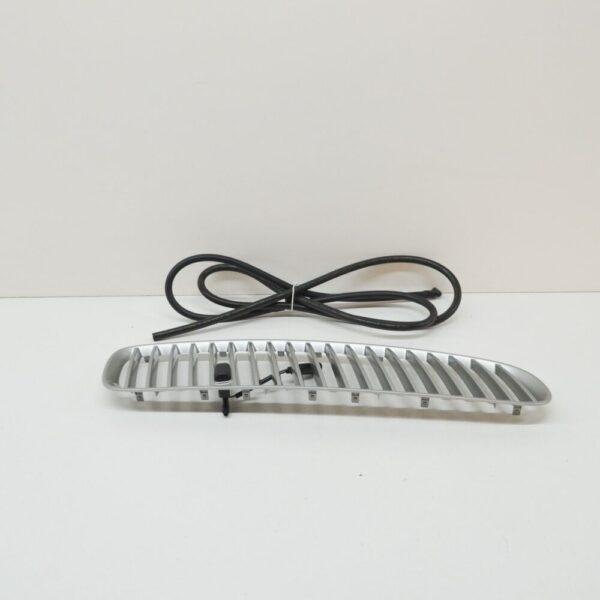 BMW X5 E53 Hood Vent Titanium Grill Right 51137124824 New - Image 4