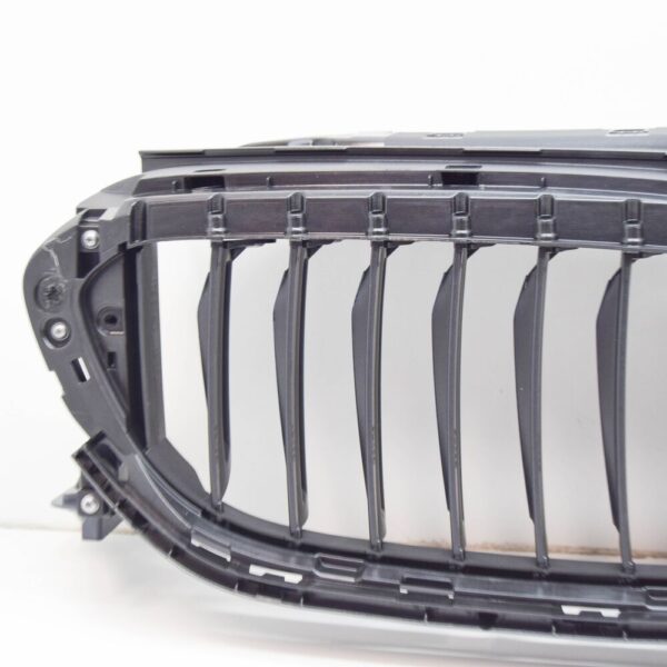 BMW 5 G30 radiator upper air flaps 51137497280 NEW ORIGINAL - Image 5