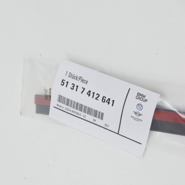 BMW X5 G05 gasket for top front windshield 51317412641 7412641 2018