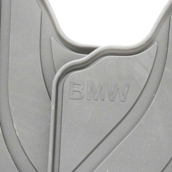 BMW 3 E90 floor mat set rear 51472336599 2336599 NEW
