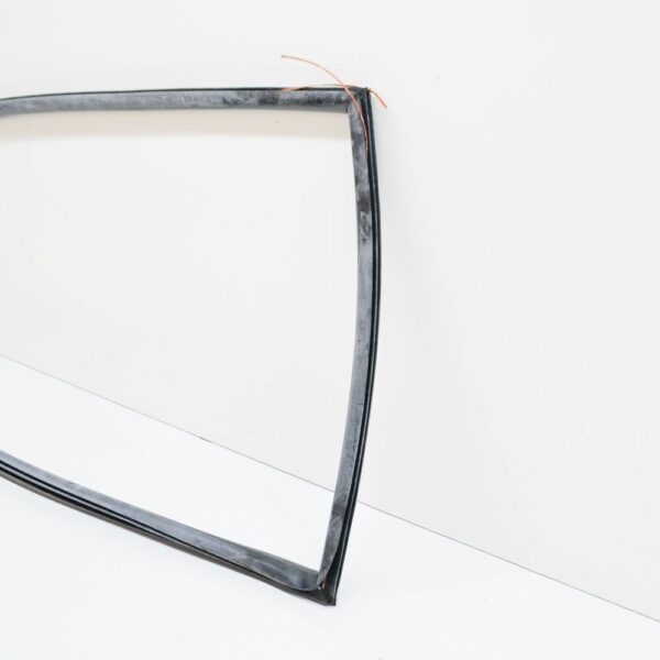 BMW 3 Series Compact E36 window sealing rear left 51728146765 8146765 new - Image 5
