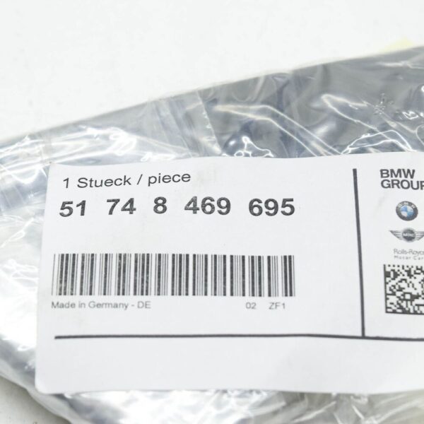 BMW 8 Coupe F92 front bumper grill left cover 51748469695 8469695 new
