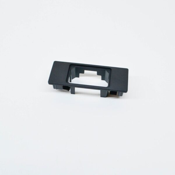 NEW FORD MONDEO MK5 CENTER CONSOLE USB CONNECTOR BEZEL 5378468 GJ5T-14G332-AA