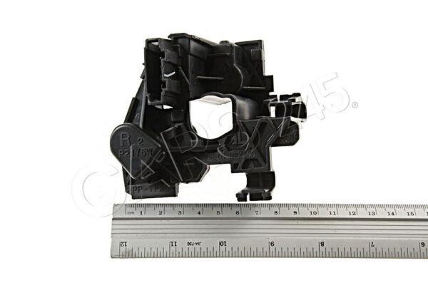 5C6 945 258