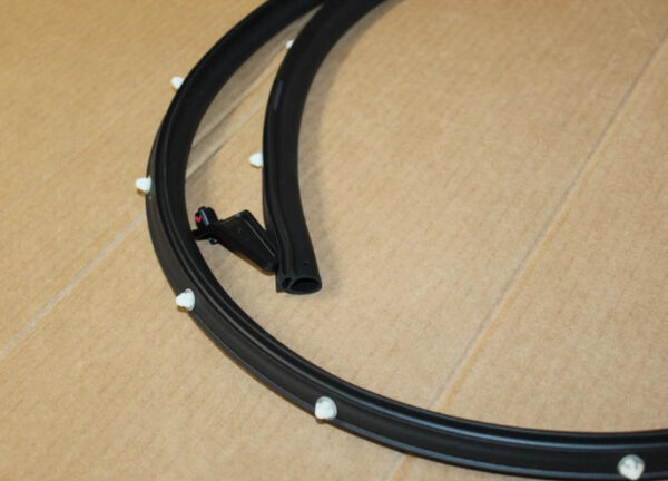 ŠKODA OCTAVIA 5E MK3 door gasket outside front right 5E0837698C, original part - Image 3
