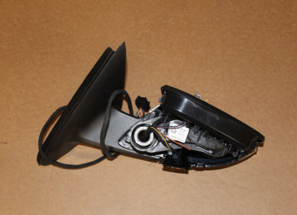 New SKODA OCTAVIA 5E MK3 FRONT LEFT WING MIRROR RHD 5E2857507AH GENUINE - Image 3