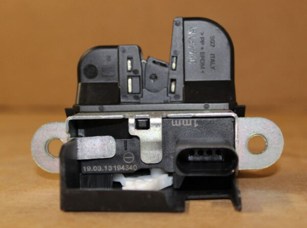 SEAT LEON 5F Lid Lock With Microswitch 5F3827505CVS9 NEW GENUINE - Image 3
