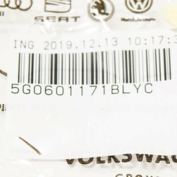 NEW VOLKSWAGEN GOLF MK7 5G1 WHEEL HUB CENTER CAP 5G0601171BLYC OEM