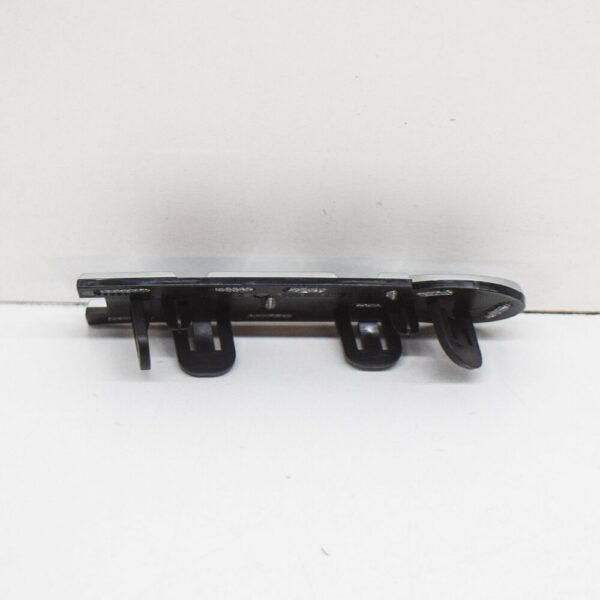 NEW VW GOLF MK7 GTI FRONT BUMPER RADIATOR GRILL EMBLEM 5G0853679AF DPJ OEM - Image 3