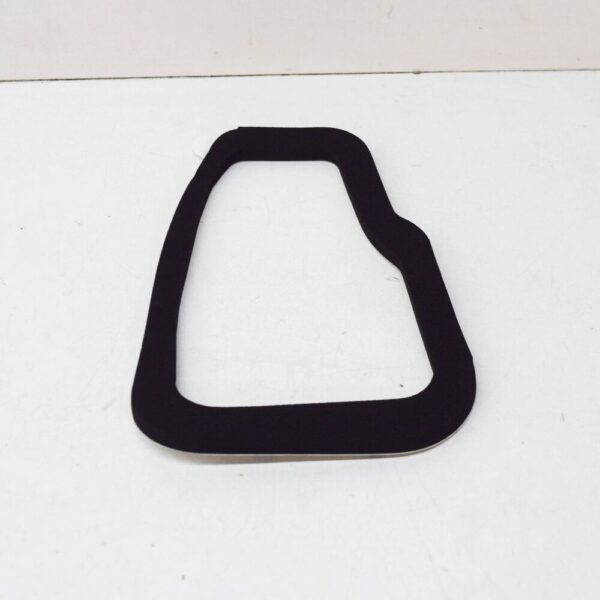 VW GOLF MK7 Rear Right Inner Tail Light Seal 5G0945192 NEW GENUINE - Image 4