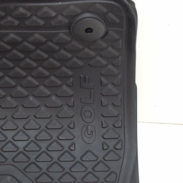 5G1061500A82V