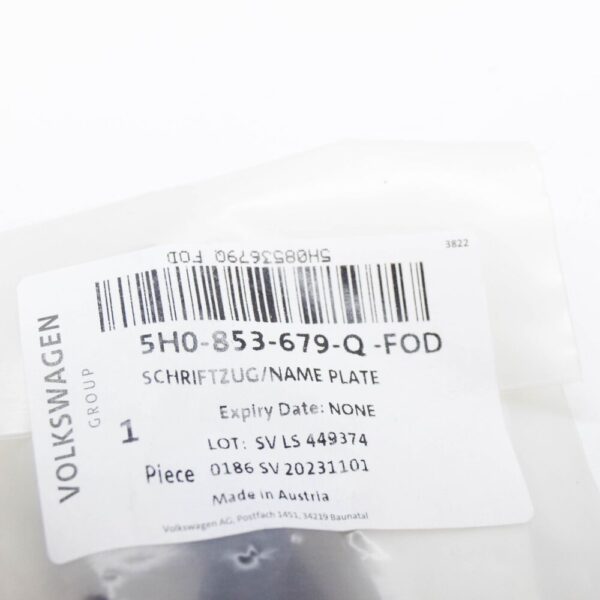 VW GOLF CD MK8 RADIATOR GRILLE EMBLEM 5H0853679QFOD NEW GENUINE