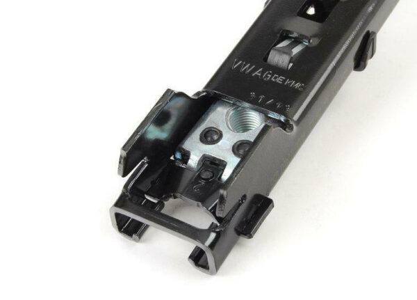 NEW VOLKSWAGEN GOLF MK6 FRONT SEAT BELT HEIGHT ADJUSTER 5K0857819 - Image 3