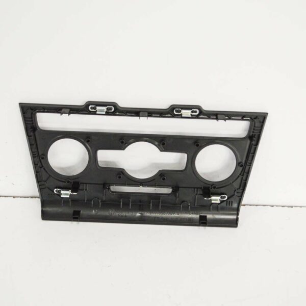 NEW VOLKSWAGEN GOLF CONVERTIBLE BEZEL DISPLAY OPERATING UNIT 5K0858069Q1QB OEM - Image 4