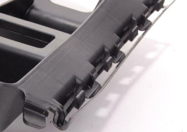 NEW VOLKSWAGEN GOLF MK6 REAR BUMPER LEFT GUIDE PROFILE 5K6807393C - Image 5