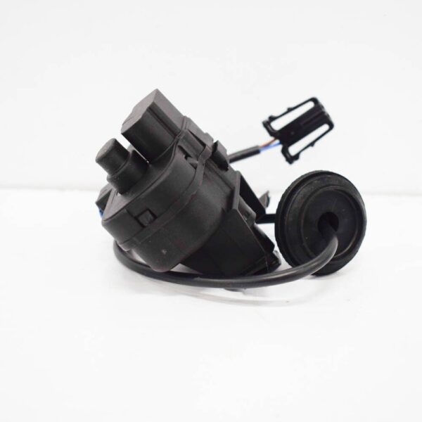 Volkswagen Tiguan 5N Fuel Door Actuator 5N0810773F NEW GENUINE + - Image 3