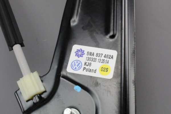 VW Tiguan 5N window regulator front door right 5NA837462A NEW ORIGINAL - Image 3
