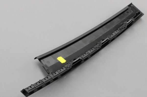 NEW VW TIGUAN AD FRONT LEFT DOOR WINDOW FRAME TRIM 5NA837889041 ORIGINAL - Image 3