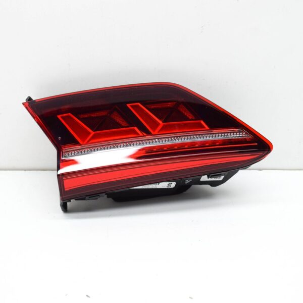 Volkswagen Tiguan AD1 Right Side Tailgate Light RHD 5NA945308K NEW GENUINE - Image 4
