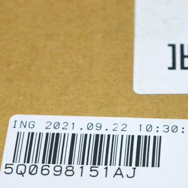 NEW AUDI A3 S3 8Y FRONT BRAKE LINING SET W WEAR INDICATOR 5Q0698151AJ ORIGINAL