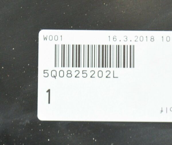 NEW AUDI A3 8V RIGHT SIDE UNDERFLOOR TRIM 5Q0825202L ORIGINAL - Image 3