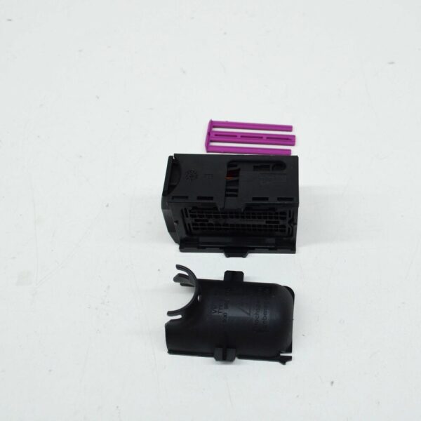 NEW AUDI A1 SPORTBACK GB FLAT CONTACT HOUSING 5Q0906379 - Image 4