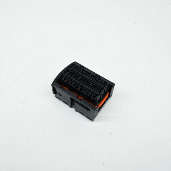 NEW AUDI A1 SPORTBACK GB FLAT CONTACT HOUSING 5Q0906379