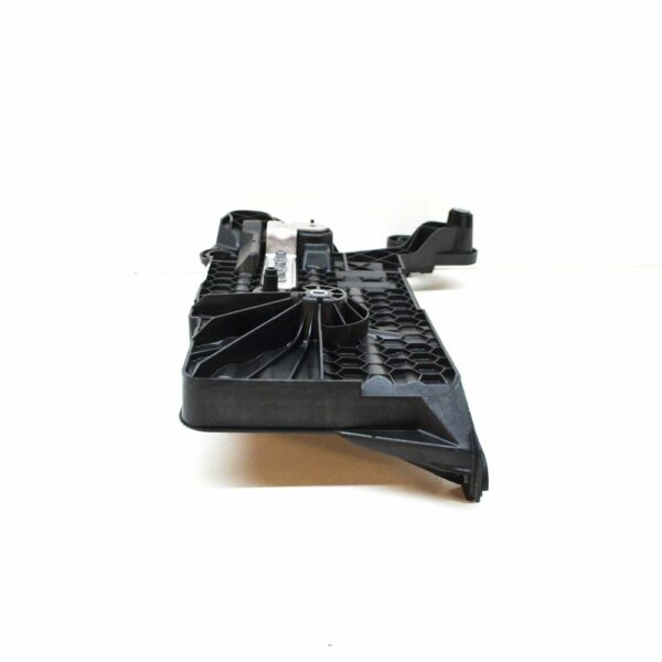 NEW VOLKSWAGEN PASSAT B8 3G BATTERY PAD 5Q0915331K 2015 - Image 4