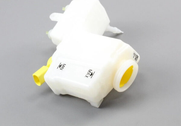 NEW VW GOLF VII 5G1, BQ1, BE1, BE2 BRAKE FLUID TANK 5Q2611301H ORIGINAL - Image 3