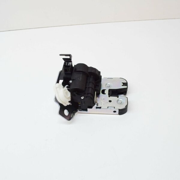NEW OEM VOLKSWAGEN TOURAN 5T REAR LID LOCK WITH MICROSWITCH 5TA827505D GENUINE - Image 3