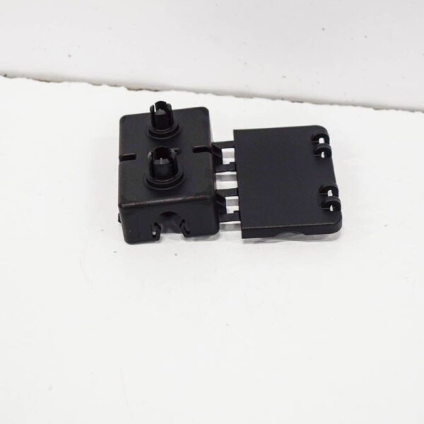 BMW 5 F10 connector bracket 61139187008 9187008 NEW ORIGINAL - Image 4