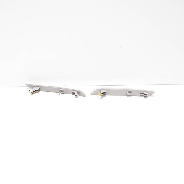 BMW X6 E71 Front Bumper Reflector Left+Right 63147187087 63147187088 NEW ORIGINAL - Image 4
