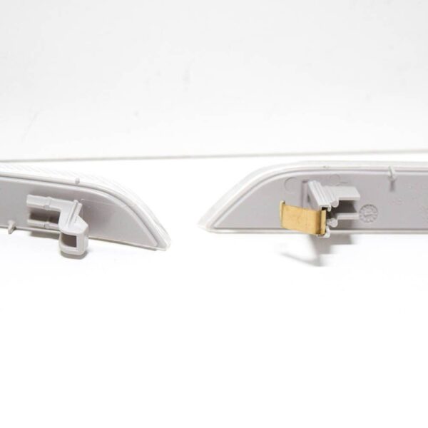 BMW X6 E71 Front Bumper Reflector Left+Right 63147187087 63147187088 NEW ORIGINAL