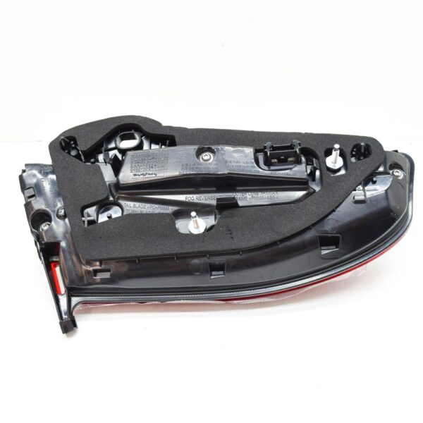 BMW 7 G11 G12 tailgate light rear right 63219854644 new original - Image 5