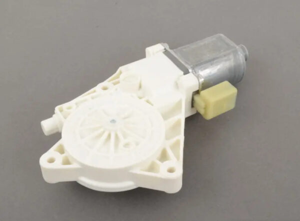 NEW GENUINE OEM 67626934300 6934300