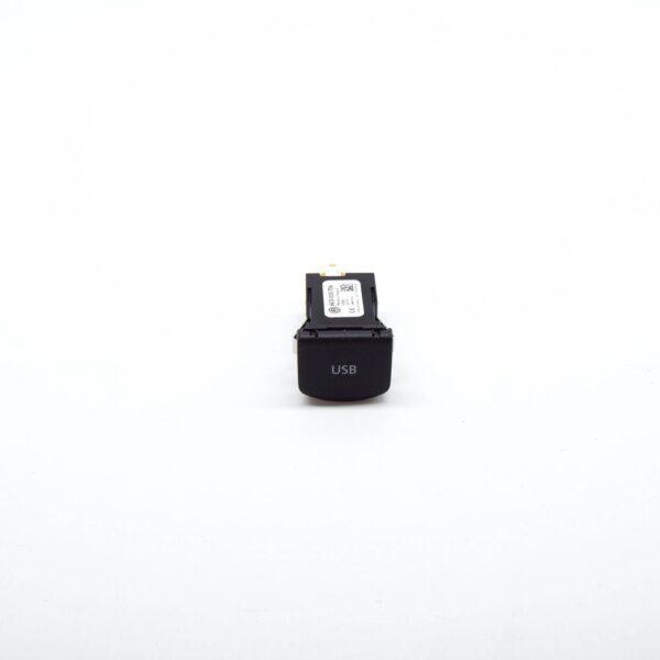 VW TRANSPORTER VI T6 USB Socket With Cover 6C0035726 NEW - Image 3