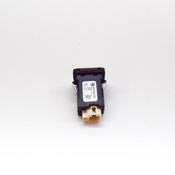 VW TRANSPORTER VI T6 USB Socket With Cover 6C0035726 NEW - Image 5