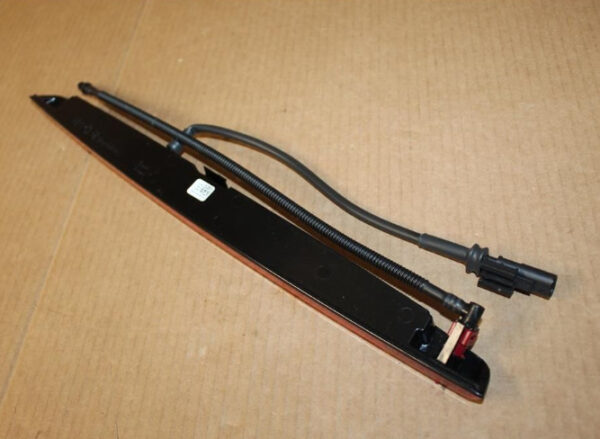 NEW SEAT ARONA KJ REAR THIRD BRAKE CENTER STOP LIGHT 6F9945097B ORIGINAL - Image 3