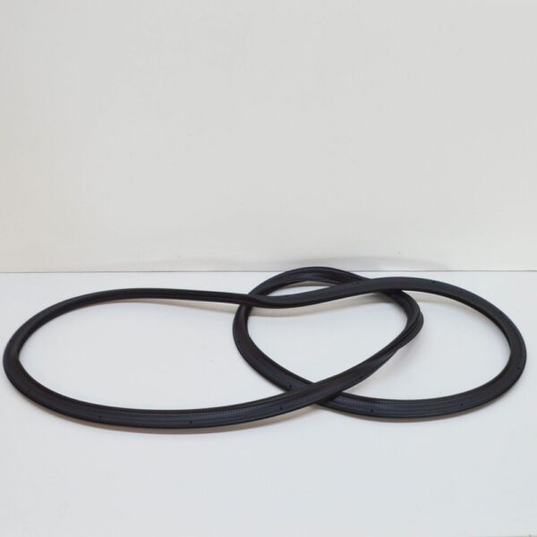 NEW VOLKSWAGEN POLO 6R TAILGATE BOOTLID SEAL RUBBER 6R6827705C ORIGINAL - Image 4