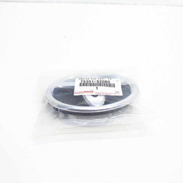 75301-52080 7530152080 Toyota Yaris XP90 Front Emblem Badge 7530152080 75301-52080 NEW
