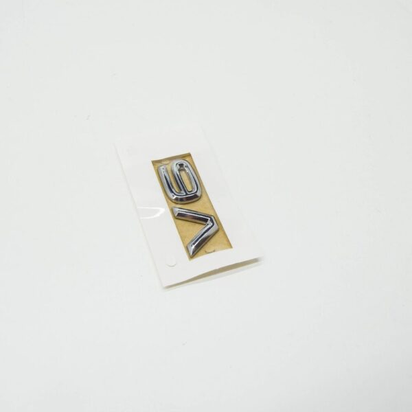 Volkswagen TOUAREG CR Rear 'V6' Embelm Badge 7608536752ZZ NEW GENUINE - Image 3