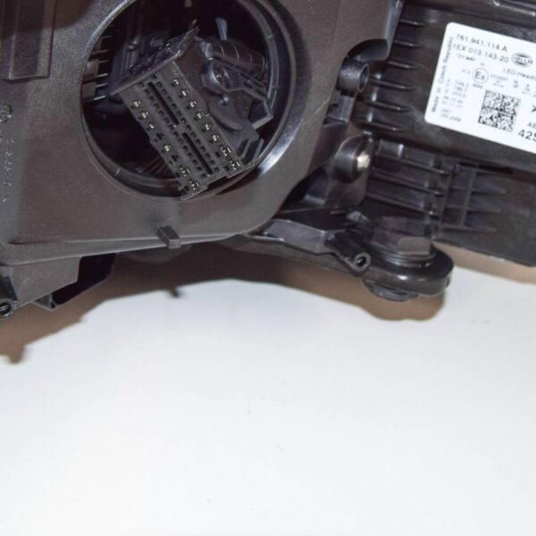 VW Touareg CR Front Right Headlight LHD 761941114A NEW GENUINE