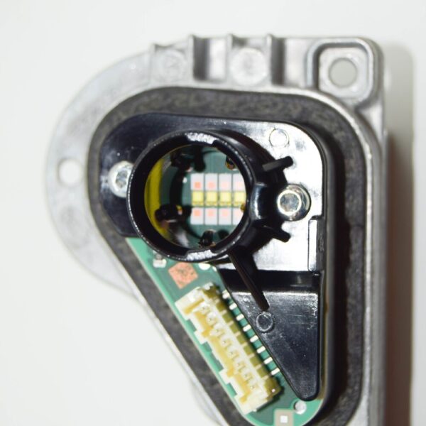VW TOUAREG MK3 Right Day Driving Light Turn Repair Set 761998478A NEW GENUINE