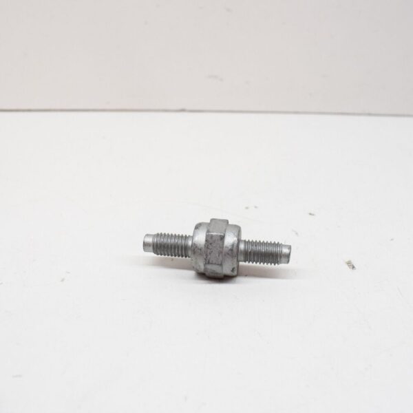 VOLSKWAGEN TRANSPORTER T6 SEAT BASE FIXINGS STUD SCREWS 7E0881700 NEW GENUINE - Image 3